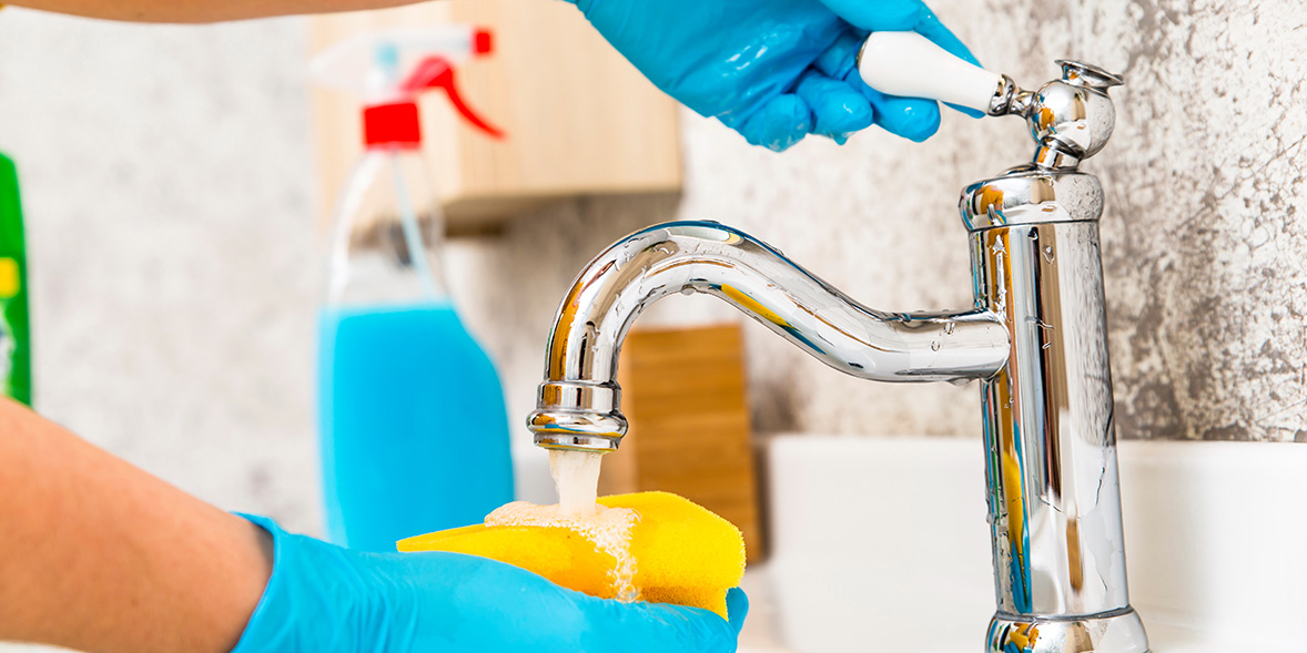 Cleaning a bathroom